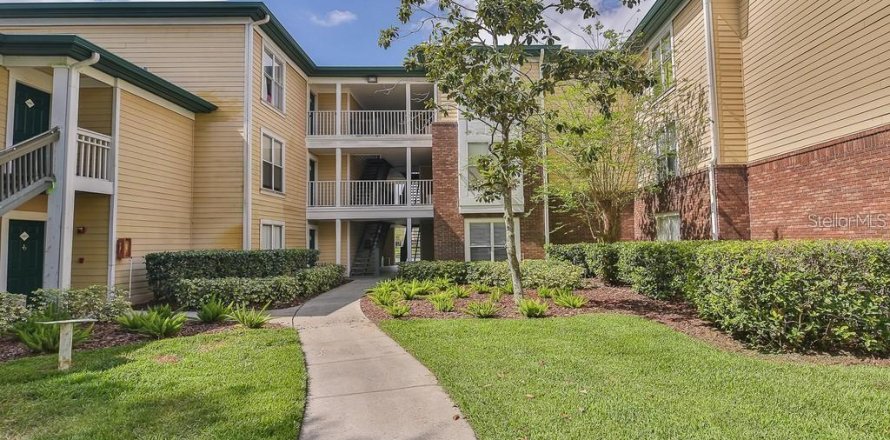 Condo in Tampa, Florida, 2 bedrooms № 1593486