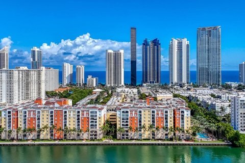 Condo in Sunny Isles Beach, Florida, 2 bedrooms  № 2327411 - photo 2