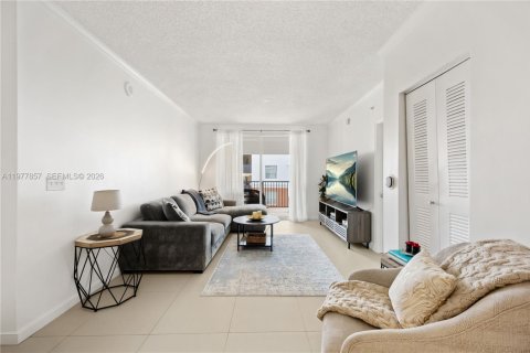 Condo in Sunny Isles Beach, Florida, 2 bedrooms  № 2327411 - photo 4