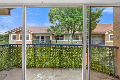 Copropriété à louer à Coral Springs, Floride: 3 chambres, 108.32 m2 № 2386997 - photo 16