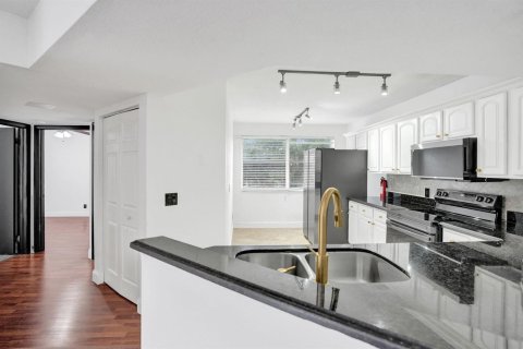 Copropriété à louer à Coral Springs, Floride: 3 chambres, 108.32 m2 № 2386997 - photo 6