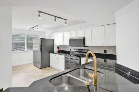 Copropriété à louer à Coral Springs, Floride: 3 chambres, 108.32 m2 № 2386997 - photo 3
