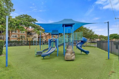 Copropriété à louer à Coral Springs, Floride: 3 chambres, 108.32 m2 № 2386997 - photo 18