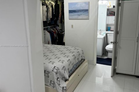 Снять в аренду кондоминиум в Санни-Айлс-Бич, Флорида 1 спальня, 210.42м2, № 1956799 - фото 4