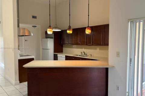 House in Miami, Florida 3 bedrooms, 175.68 sq.m. № 1790665 - photo 5