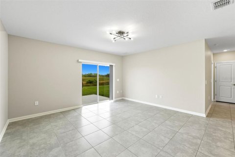 Casa en venta en Davenport, Florida, 6 dormitorios, 242.85 m2 № 2167371 - foto 4