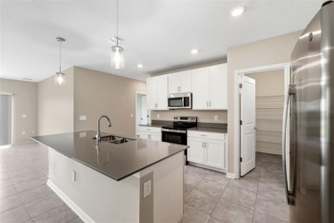 Casa en venta en Davenport, Florida, 6 dormitorios, 242.85 m2 № 2167371 - foto 29