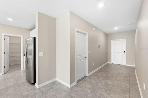 Casa en venta en Davenport, Florida, 6 dormitorios, 242.85 m2 № 2167371 - foto 25