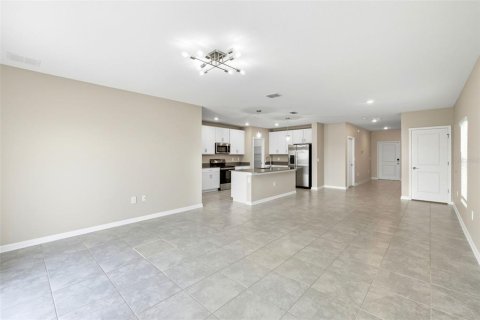 Casa en venta en Davenport, Florida, 6 dormitorios, 242.85 m2 № 2167371 - foto 3