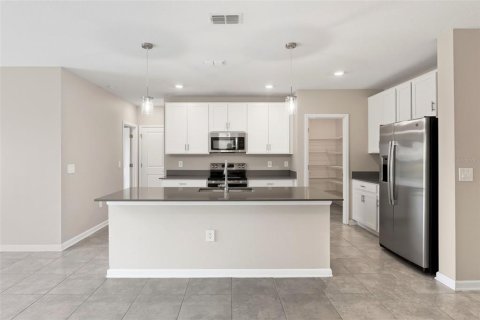 Casa en venta en Davenport, Florida, 6 dormitorios, 242.85 m2 № 2167371 - foto 30