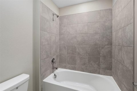 Casa en venta en Davenport, Florida, 6 dormitorios, 242.85 m2 № 2167371 - foto 9