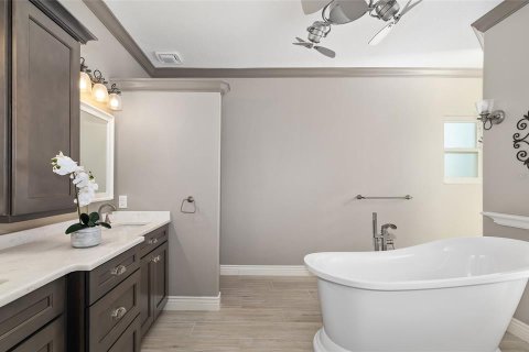 Купить виллу или дом в Майкка Сити, Флорида 11 комнат, 446.67м2, № 1757610 - фото 19
