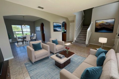 House in Poinciana, Florida 4 bedrooms, 205.31 sq.m. № 1885436 - photo 2