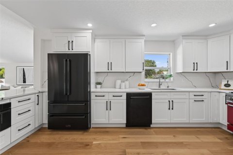 Villa ou maison à vendre à Saint Petersburg, Floride: 5 chambres, 300.07 m2 № 2203581 - photo 24