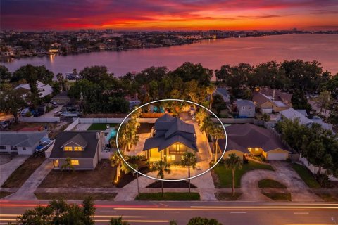 Villa ou maison à vendre à Saint Petersburg, Floride: 5 chambres, 300.07 m2 № 2203581 - photo 3