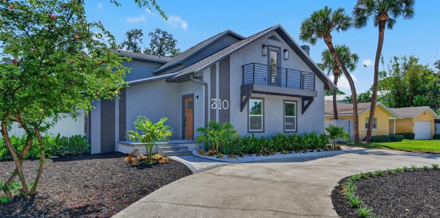 Villa ou maison à Saint Petersburg, Floride 5 chambres, 300.07 m2 № 2203581