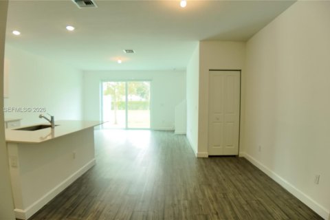 Touwnhouse à louer à Lake Worth, Floride: 3 chambres, 151.24 m2 № 2067247 - photo 7