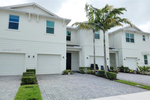 Touwnhouse à louer à Lake Worth, Floride: 3 chambres, 151.24 m2 № 2067247 - photo 3