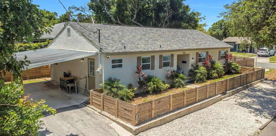 Villa ou maison à Saint Petersburg, Floride 3 chambres, 125.7 m2 № 2398831