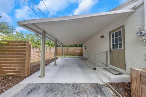 Villa ou maison à louer à Saint Petersburg, Floride: 3 chambres, 125.7 m2 № 2398831 - photo 2