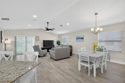 Casa en venta en St. Lucie, Florida, 2 dormitorios, 134.8 m2 № 1849590 - foto 12
