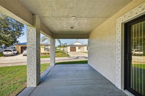 Casa en venta en St. Lucie, Florida, 2 dormitorios, 134.8 m2 № 1849590 - foto 9