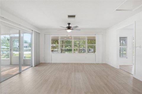 Casa en venta en New Port Richey, Florida, 4 dormitorios, 212.1 m2 № 2211184 - foto 22