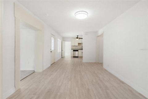 Casa en venta en New Port Richey, Florida, 4 dormitorios, 212.1 m2 № 2211184 - foto 16