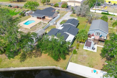 Casa en venta en New Port Richey, Florida, 4 dormitorios, 212.1 m2 № 2211184 - foto 12