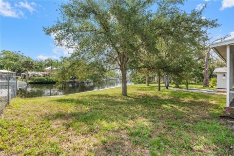 Casa en venta en New Port Richey, Florida, 4 dormitorios, 212.1 m2 № 2211184 - foto 6