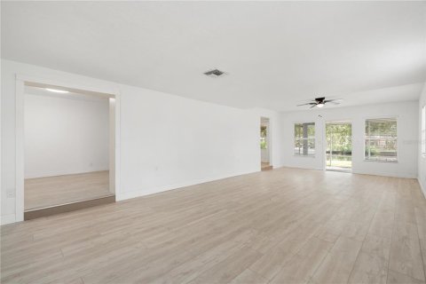 Casa en venta en New Port Richey, Florida, 4 dormitorios, 212.1 m2 № 2211184 - foto 19