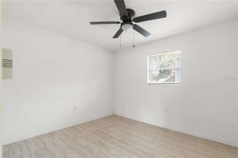 Casa en venta en New Port Richey, Florida, 4 dormitorios, 212.1 m2 № 2211184 - foto 27