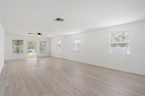 Casa en venta en New Port Richey, Florida, 4 dormitorios, 212.1 m2 № 2211184 - foto 17