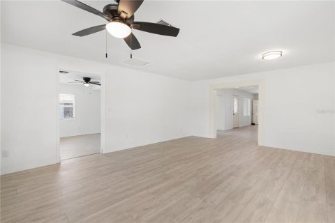 Casa en venta en New Port Richey, Florida, 4 dormitorios, 212.1 m2 № 2211184 - foto 20