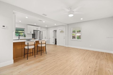 Casa en venta en Orlando, Florida, 3 dormitorios, 96.06 m2 № 1918607 - foto 8