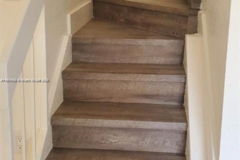 Touwnhouse à louer à Hialeah, Floride: 3 chambres, 124.21 m2 № 1952260 - photo 11