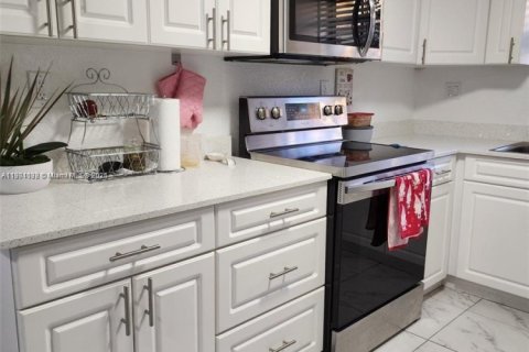 Touwnhouse à louer à Hialeah, Floride: 3 chambres, 124.21 m2 № 1952260 - photo 6