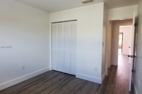 Touwnhouse à louer à Hialeah, Floride: 3 chambres, 124.21 m2 № 1952260 - photo 16