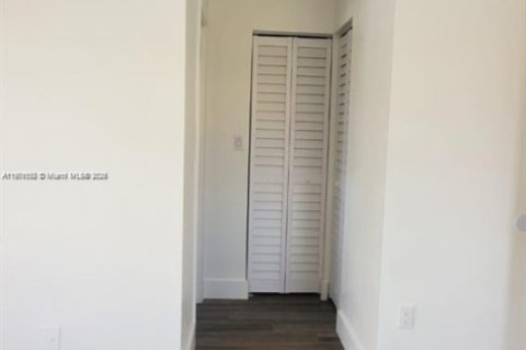 Touwnhouse à louer à Hialeah, Floride: 3 chambres, 124.21 m2 № 1952260 - photo 28