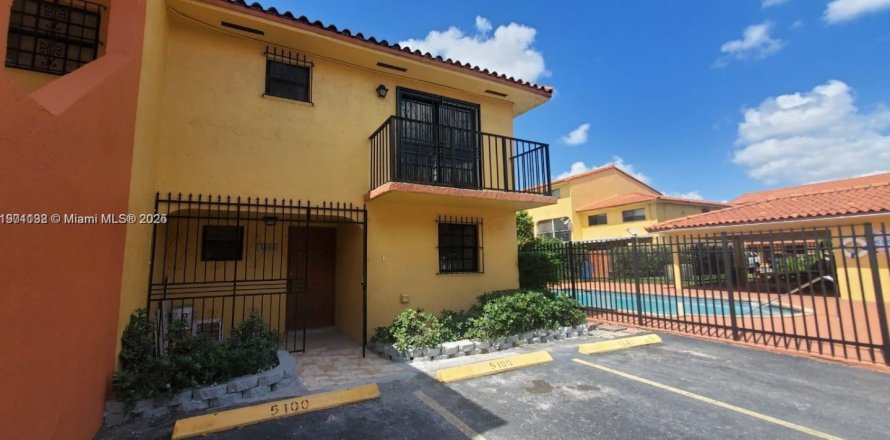Touwnhouse à Hialeah, Floride 3 chambres, 124.21 m2 № 1952260