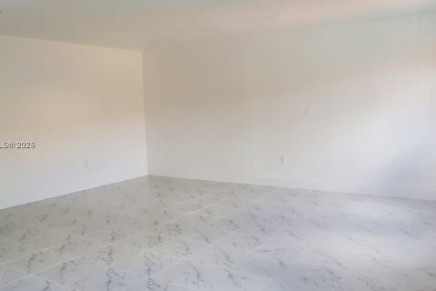 Touwnhouse à louer à Hialeah, Floride: 3 chambres, 124.21 m2 № 1952260 - photo 5