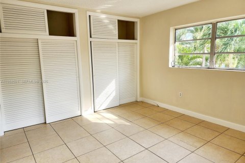 Copropriété à louer à Miami, Floride: 2 chambres, 69.68 m2 № 2031594 - photo 19