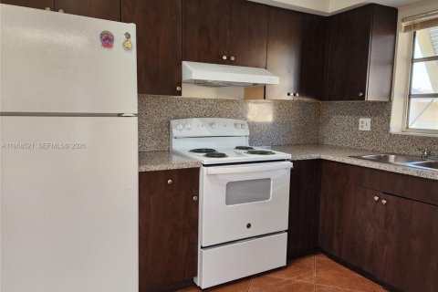 Copropriété à louer à Miami, Floride: 2 chambres, 69.68 m2 № 2031594 - photo 7