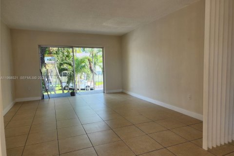 Copropriété à louer à Miami, Floride: 2 chambres, 69.68 m2 № 2031594 - photo 20