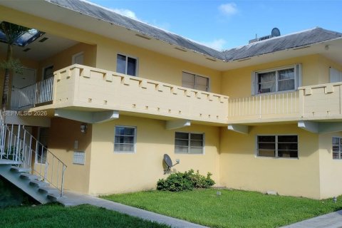 Copropriété à louer à Miami, Floride: 2 chambres, 69.68 m2 № 2031594 - photo 2