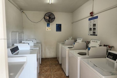 Copropriété à louer à Miami, Floride: 2 chambres, 69.68 m2 № 2031594 - photo 23