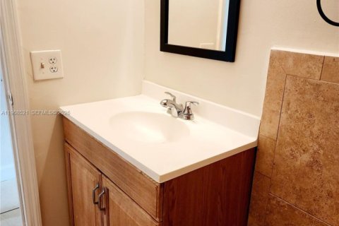 Copropriété à louer à Miami, Floride: 2 chambres, 69.68 m2 № 2031594 - photo 15