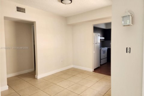 Copropriété à louer à Miami, Floride: 2 chambres, 69.68 m2 № 2031594 - photo 3
