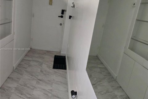 Снять в аренду кондоминиум в Майами, Флорида 3 спальни, 91.97м2, № 2005052 - фото 28