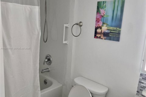 Снять в аренду кондоминиум в Майами, Флорида 3 спальни, 91.97м2, № 2005052 - фото 23